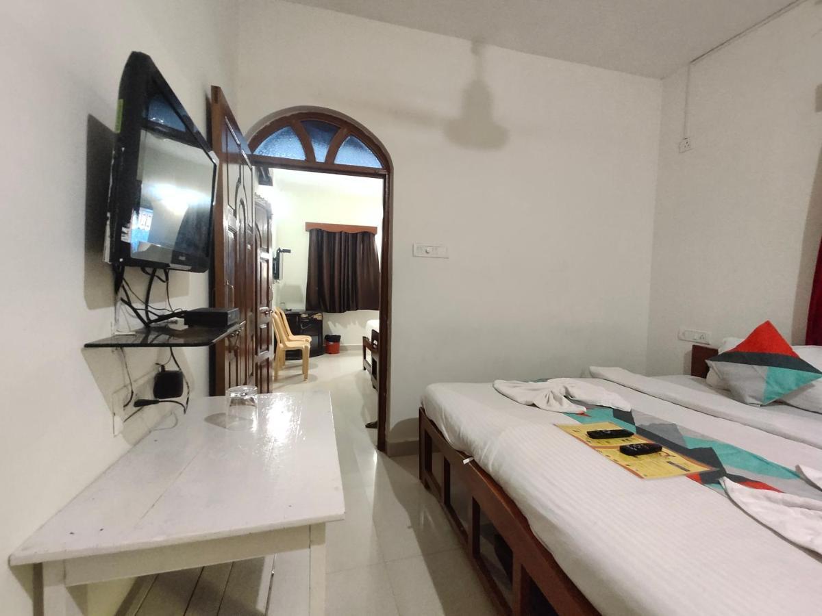Rj14 Accommodations At Baga Beach Exterior foto