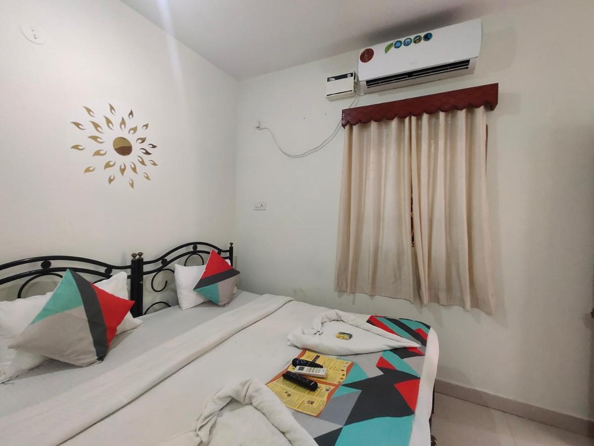 Rj14 Accommodations At Baga Beach Exterior foto