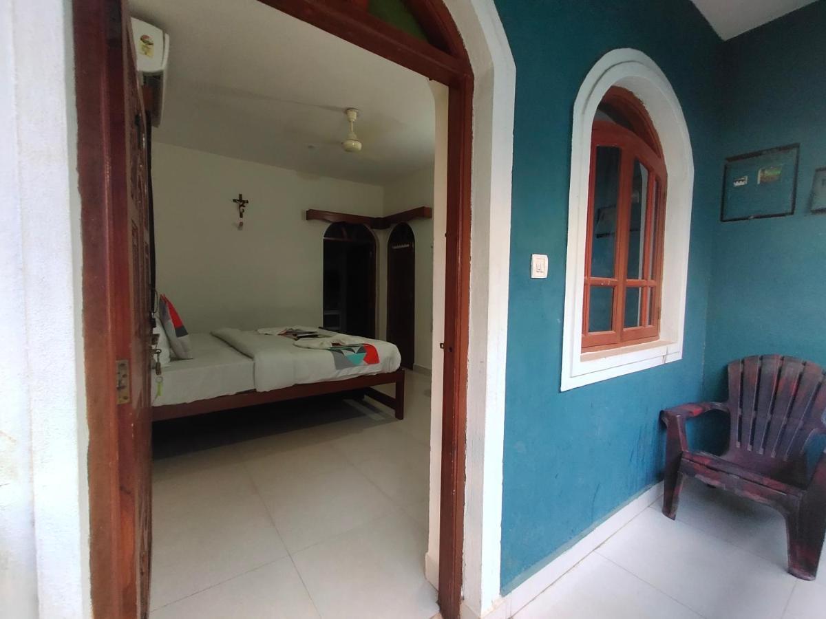 Rj14 Accommodations At Baga Beach Exterior foto