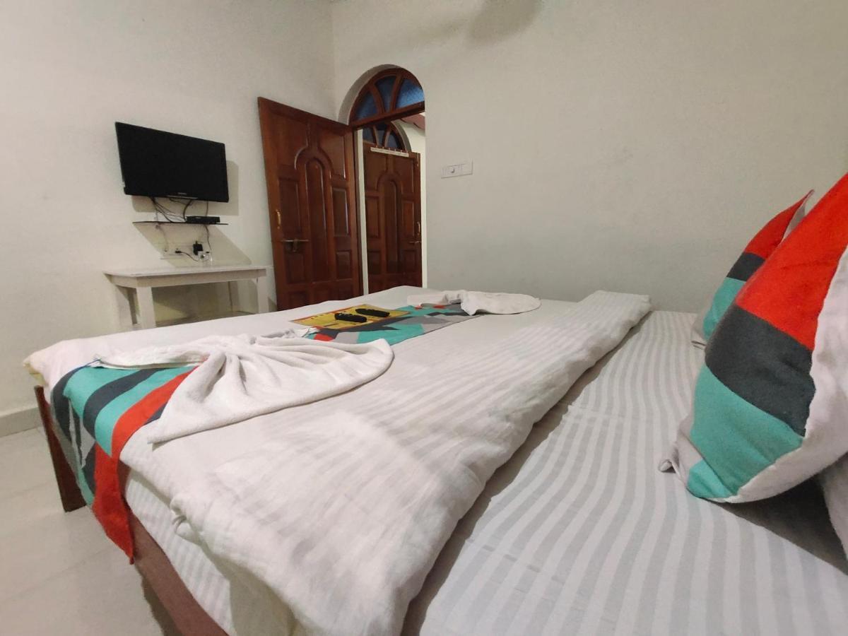 Rj14 Accommodations At Baga Beach Exterior foto