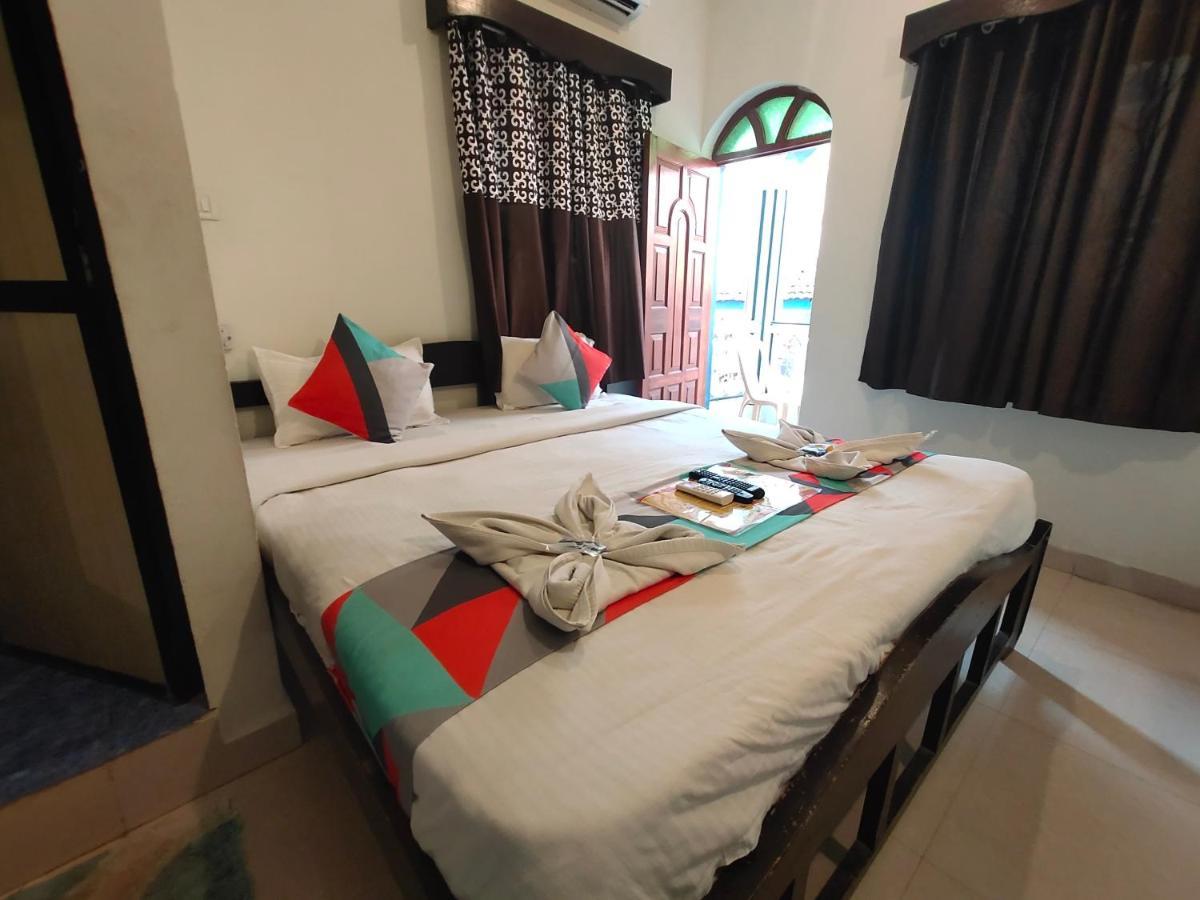 Rj14 Accommodations At Baga Beach Exterior foto