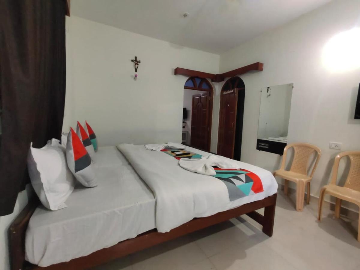 Rj14 Accommodations At Baga Beach Exterior foto