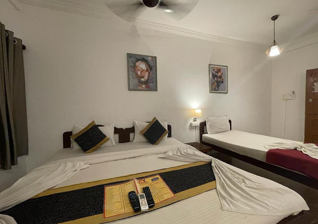 Rj14 Accommodations At Baga Beach Exterior foto
